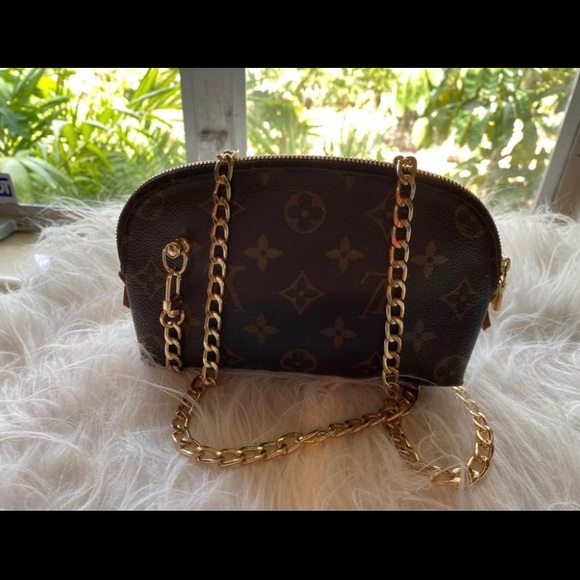 Louis Vuitton Cosmetic Pochette - Picture 4 of 7